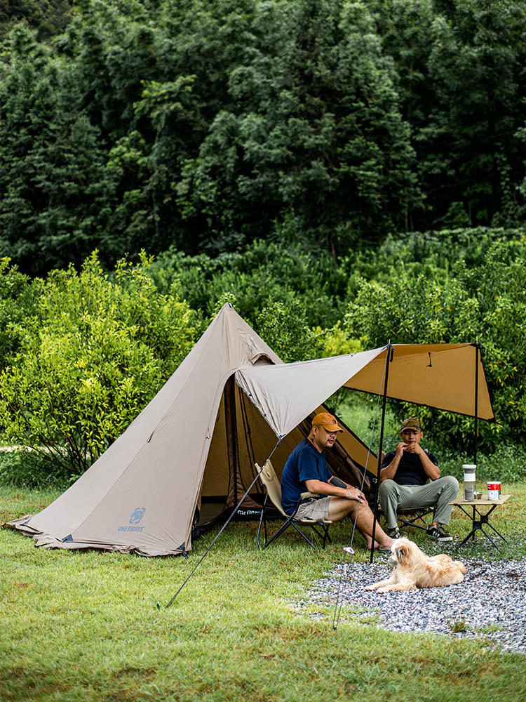 4-Season Chimney Camping Tent - Waterproof Mesh Design